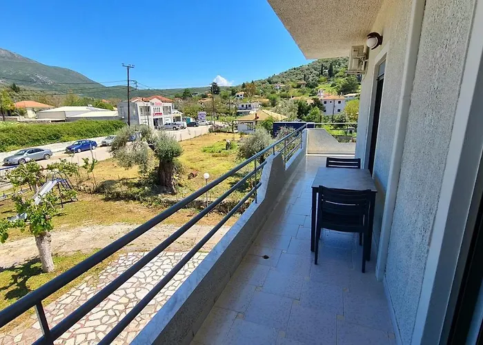 Διαμέρισμα Amarandos - & *